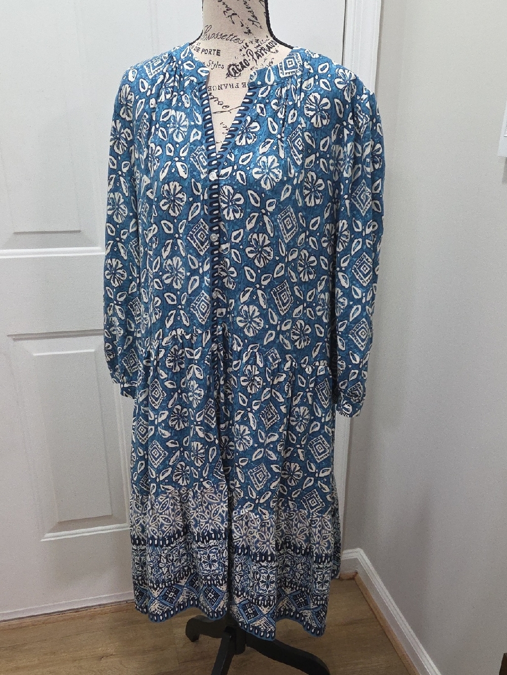NorthStyle Blue and White Long Sleeve Batik Printed Midi Dress XXL